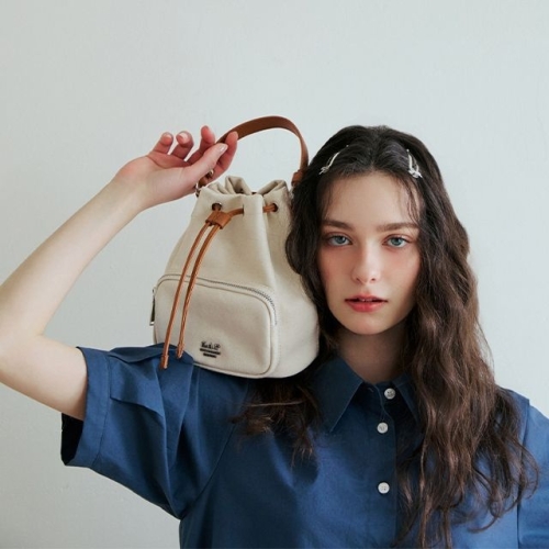 랩 CLASSIC CANVAS BUCKET BAG AR7AB440_이미지