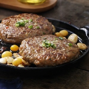 씨엔에스푸드시스템 천하일미 홍석천의 매콤 떡갈비 160g x 2개 + 이원일의 전통 떡갈비 160g x 3개 [1개]