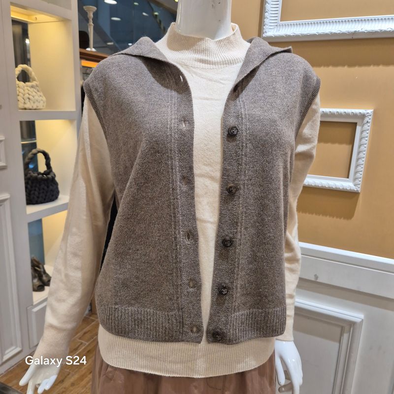 BCBG 비씨비지 겨울26 라운지 홀가 후드 베스트 B6D9K501_이미지
