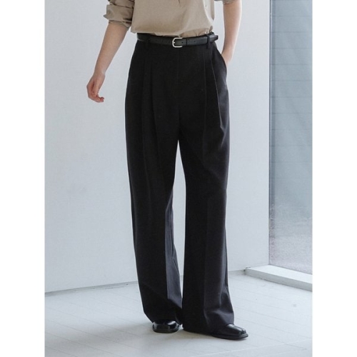 포토리뷰 Classic Two-Tuck Wide Slacks Black AT6PAA027BK 1082588