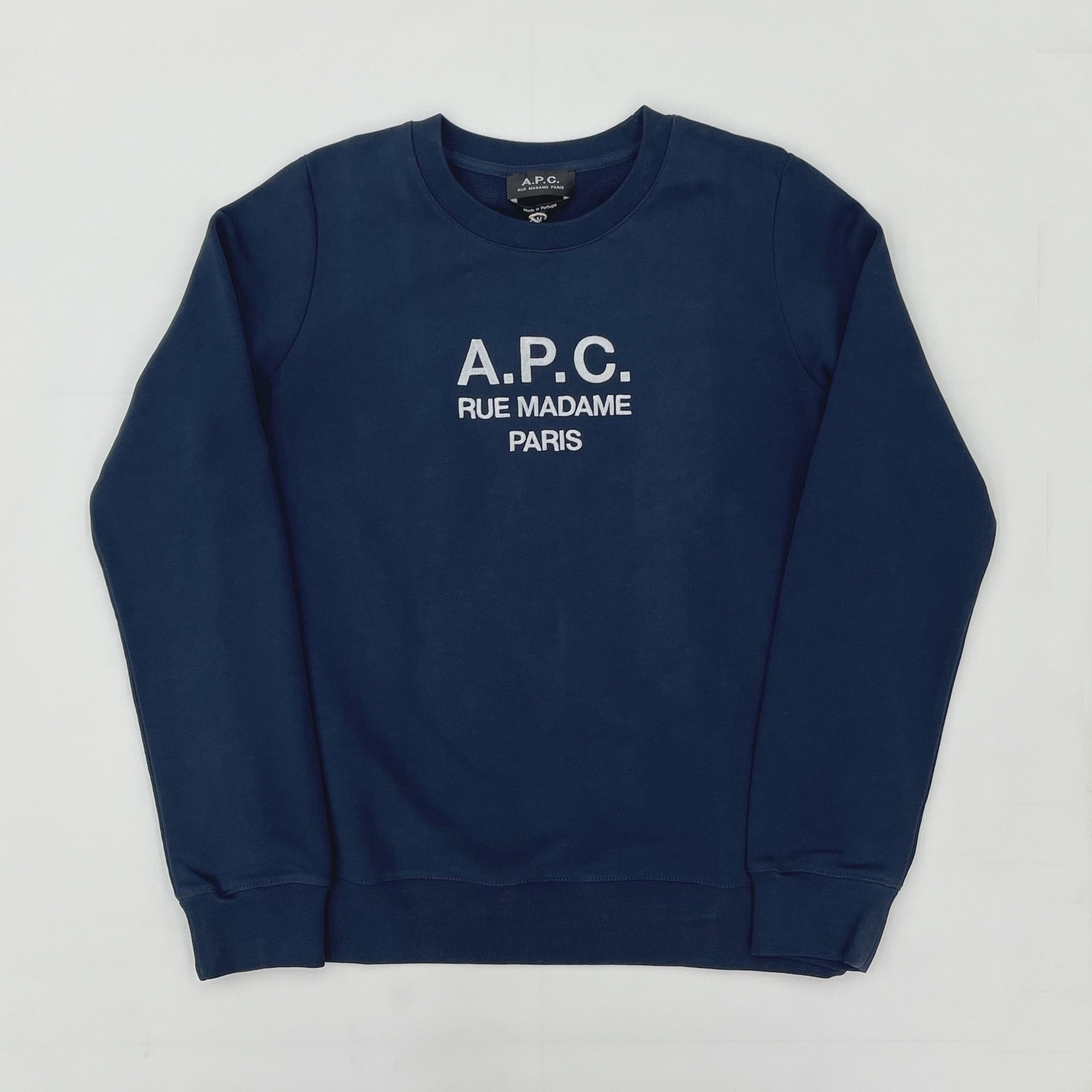 아페쎄 티나 로고 맨투맨 COEZD F27561 IAJ이미지입니다. 누르면 해당 게시물로 새창이동합니다.