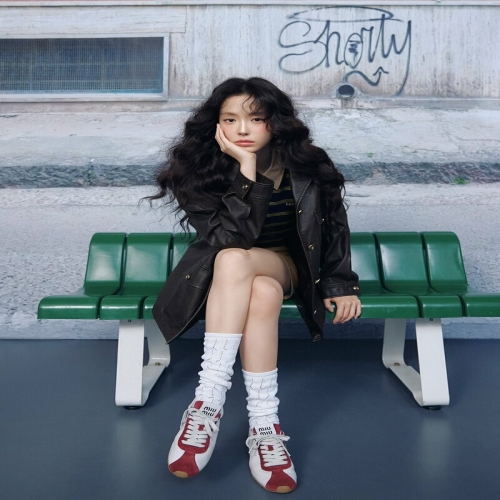 JJ지고트 917 배송예정금속 버튼 디테일 가죽 자켓 GRAA3LTR21이미지입니다. 누르면 해당 게시물로 새창이동합니다.