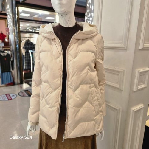 BCBG 올앤썬드리 겨울25 변형 자수 다운 A5W9Y977_이미지