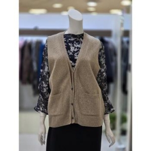 트리아나 소고 세이브존07 브이넥 니트 조끼 AI3VA02 S30670083