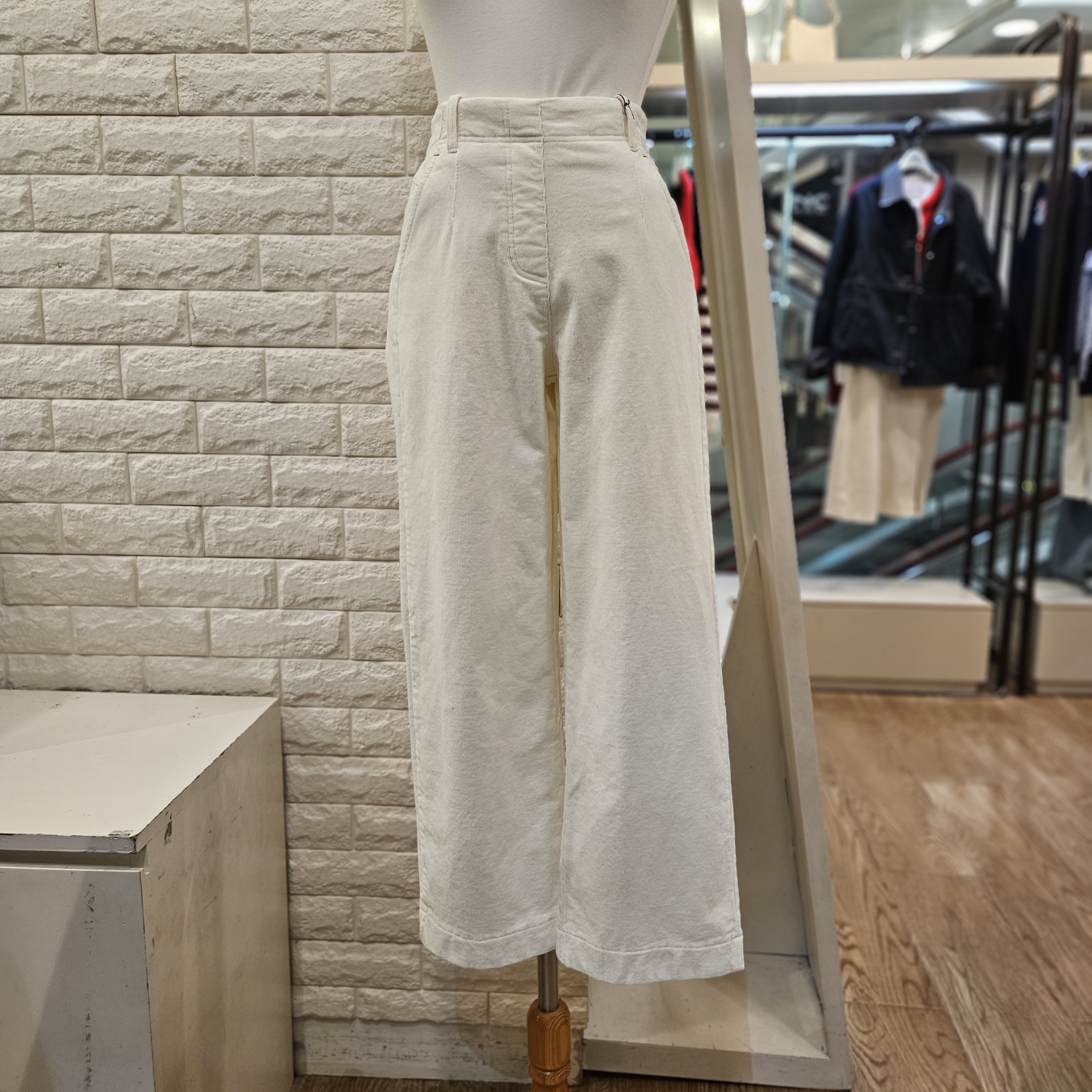 트렌드컬렉션 밴딩 코듀로이 숏 와이드팬츠 TRTC25N40