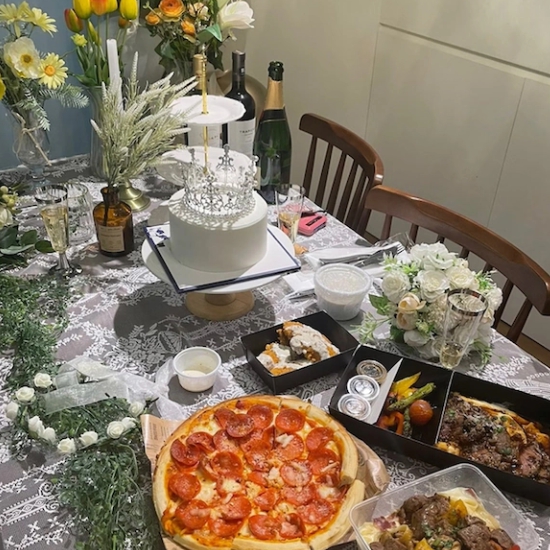 베르디안 로나 사다리꼴다리 우드슬랩 스타벅스 원목 식탁 1800 (의자별도)_이미지