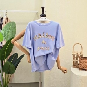 포커스 플라워 레터링 라운드 티셔츠 FM5C3TS31491