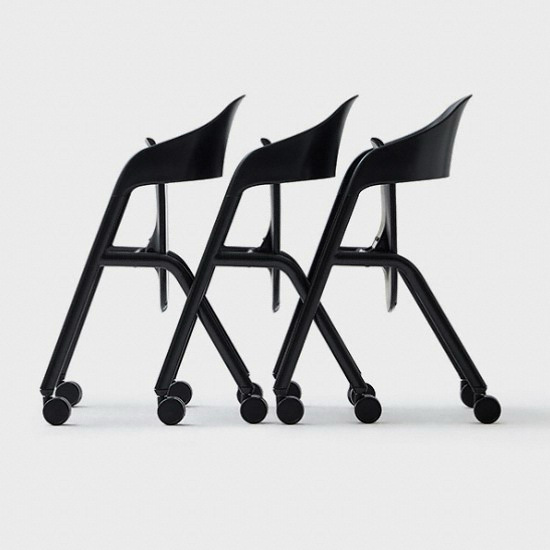 �õ��� �Ѹ� ���� �����е��� ĳ���� ���� M401EY