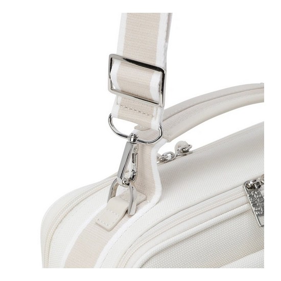 �ĸ������� ���� �ΰ� ���� �Ŀ�ġ�� 521F1BG006_BG