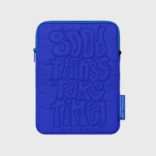 바이인터내셔널 어프어프 GOOD THINGS TAKE TIME-BLUE 아이패드 파우치 11인치형_이미지