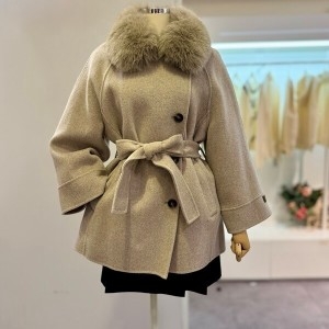 클리지 퍼카라벨티드숏코트 CP9WJK05