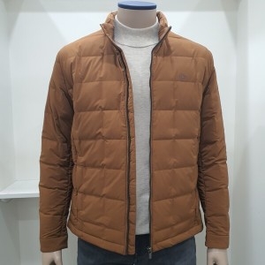 크로커다일 초경량 사각 무봉제 구스 다운 패딩 CDAAAMJ9823-85이미지입니다. 누르면 해당 게시물로 새창이동합니다.