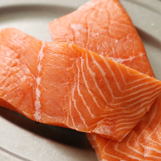 바른씨 바로 썰어먹는 생연어 1kg (1개)