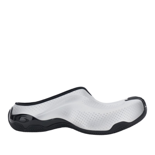 발렌시아가 퍼포레이티드 라운드 토 슬립온 뮬 841877 WBSKM1010