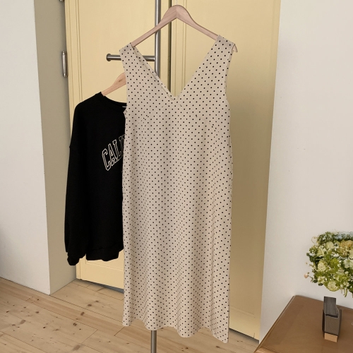 아이우먼 딥브이도트민소매원피스 MOS962M410 빅사이즈_이미지