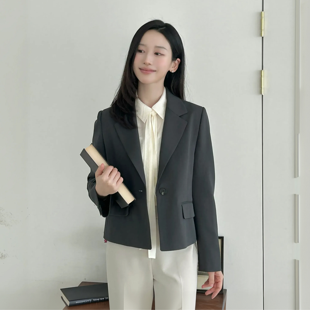 클라비스 세미크롭 테일러드 자켓 CVJKG2302M