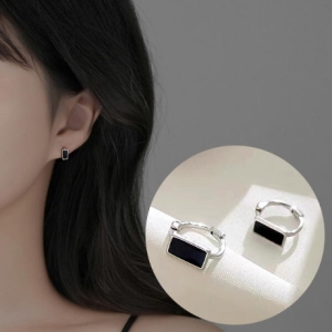 홀리지 빌리아 심플 유니크 블랙 실버 포인트 패션 귀걸이