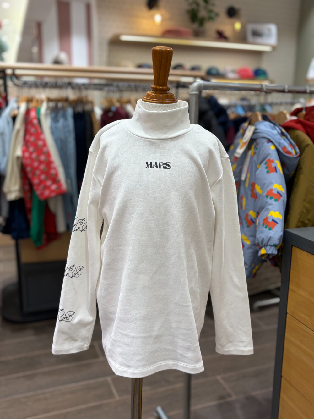 리틀그라운드 WH 마이어나더스토리-데일리폴라티셔츠 7501G33001_이미지
