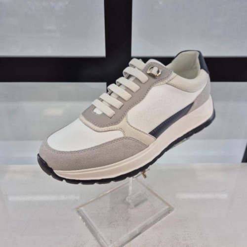 HC11 소가죽 여성 스니커즈 D1T7U6P1359 45481286