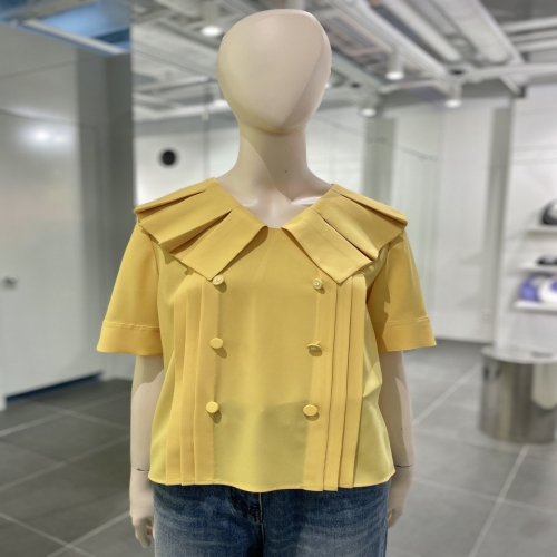  럭키슈에뜨 여성 카라넥 더블 버튼 패널 블라우스 LSAM24540EX