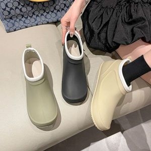 오너클랜 3컬러 배색 포인트 귀염 짧은 방수신발 숏 레인슈즈 WAA7BD0이미지입니다. 누르면 해당 게시물로 새창이동합니다.