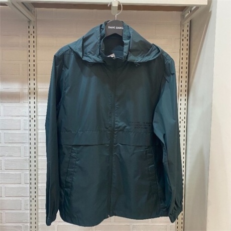 뱅뱅 남녀공용 후드 레터링 바람막이 점퍼 NUH252이미지입니다. 누르면 해당 게시물로 새창이동합니다.