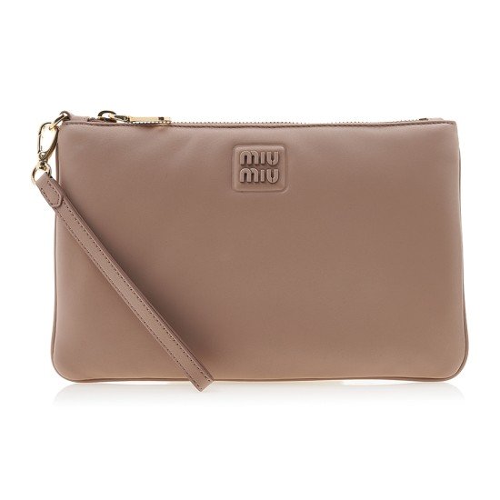 미우미우 레더 로고 스트랩 클러치 5NH012 2F8K F0770이미지입니다. 누르면 해당 게시물로 새창이동합니다.