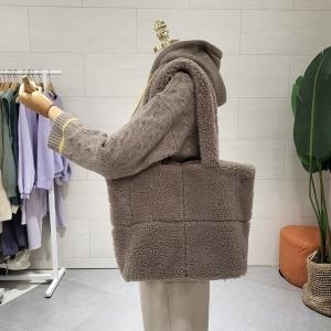 에잇컨셉 뽀글이 미듐숄더백 C24L7FBG001