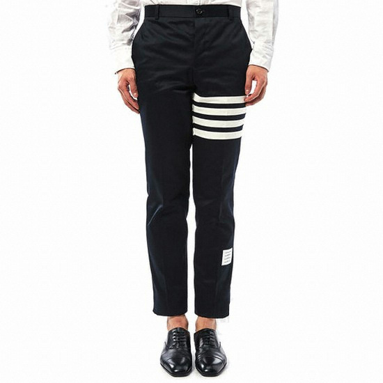 톰브라운 사선 치노 바지 MTU245A 03788 415이미지입니다. 누르면 해당 게시물로 새창이동합니다.