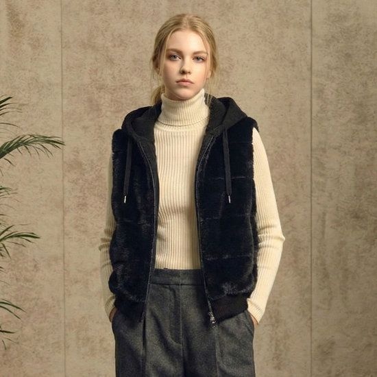 리오벨 TAG가99000 FAUX 밍크 호리젠탈 니트 후드 베스트 3125050