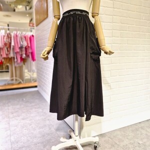 렙쇼메이 르피타 스마일자수스커트 L242USK857