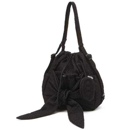 아떼 AABA5E918BK RUBAN 르봉 블랙 장미패턴 백팩 겸 숄더백 S이미지입니다. 누르면 해당 게시물로 새창이동합니다.