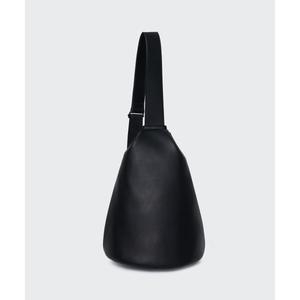 무신사 스탠다드 MUSINSA STANDARD 신세틱 레더 미니멀 슬링 백 크림 MEEBG024-CR 397162 FREE