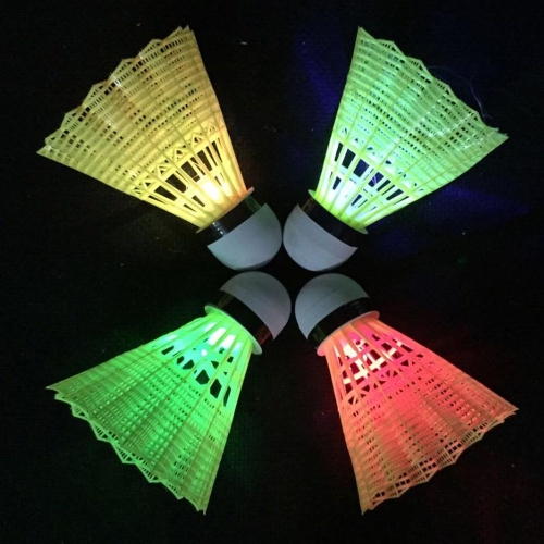 이마트 노브랜드 야광 LED 셔틀콕 배드민턴 발광 조 공 4P