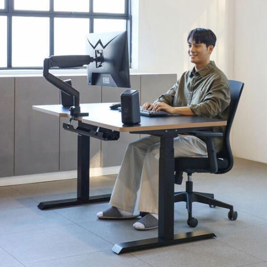 카멜마운트 핏쳐 프리미엄 보쉬모터 B1 3STEP 모션 스탠딩 책상 (1600x750)_이미지