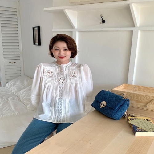 바네사브루노 아떼 VIBL4E121WT 화이트 긴팔 레이스 턱장식 블라우스_이미지