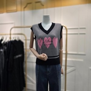 아이올리 에고이스트 울혼방 하트 아가일 니트 베스트 ER4OKV51CH