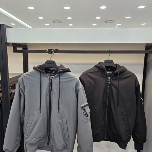 나인마이너스투 등판 프린트 스트레치 항공 점퍼 LP1JU013