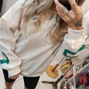 신세계인터내셔날 오노마 ONM 겨울 여성 크림 기모 루즈핏 맨투맨 9284072