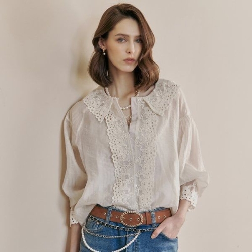 엠엔에프컴퍼니 마쟈 라운드 카라 아일렛 레이스 블라우스 ZE07QB500NH