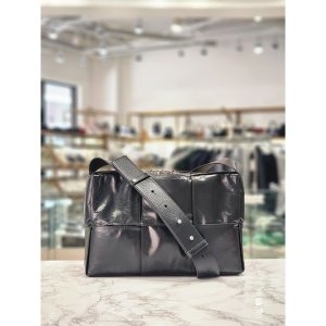  보테가베네타 BOTTEGA VENETA 여성 슬러피 레더 아르코 카메라백 731165-VCQ
