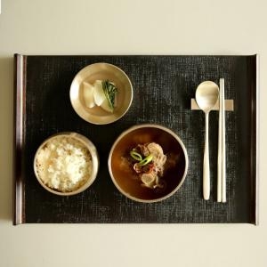 죽전도예 놋담 옻칠 손잡이 트레이 블랙이미지입니다. 누르면 해당 게시물로 새창이동합니다.