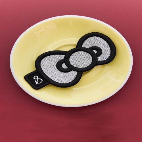 Lucky Hello Kitty Ribbon Embroidery Wappen Platinum 0JSQ1AC07PTF