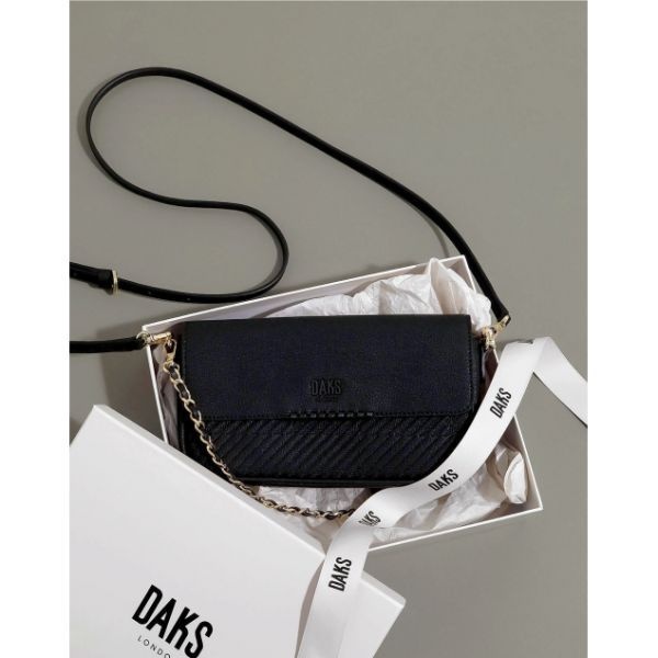 닥스 ltgt WOMENS ACCESSORIES 블랙 로고장식 소가죽 미니숄더백 DCWA6E157BK 216614_이미지