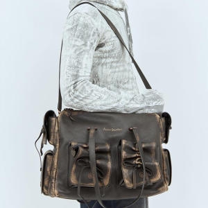 아크네스튜디오 스튜디오 멀티 포켓 빈티지 워싱 레더 토트백 브라운 A10392 AIP