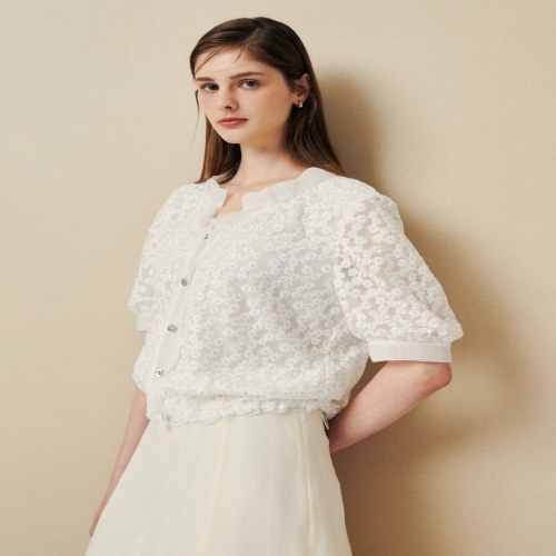 지고트 JR7A0BL303 러블리 자수 블라우스_이미지