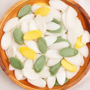 푸르젠 쌀/단호박/모시잎이 들어간 떡국떡 골라담기_이미지