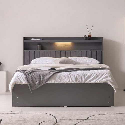 ���͵��� ȣ�ڶ��� 4���� LEDħ�� Q