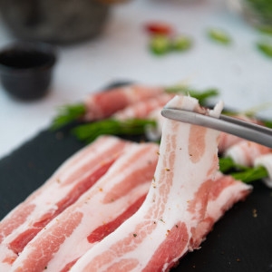 육육마켓 국내산 프리미엄 대패삼겹살(한돈) 600g