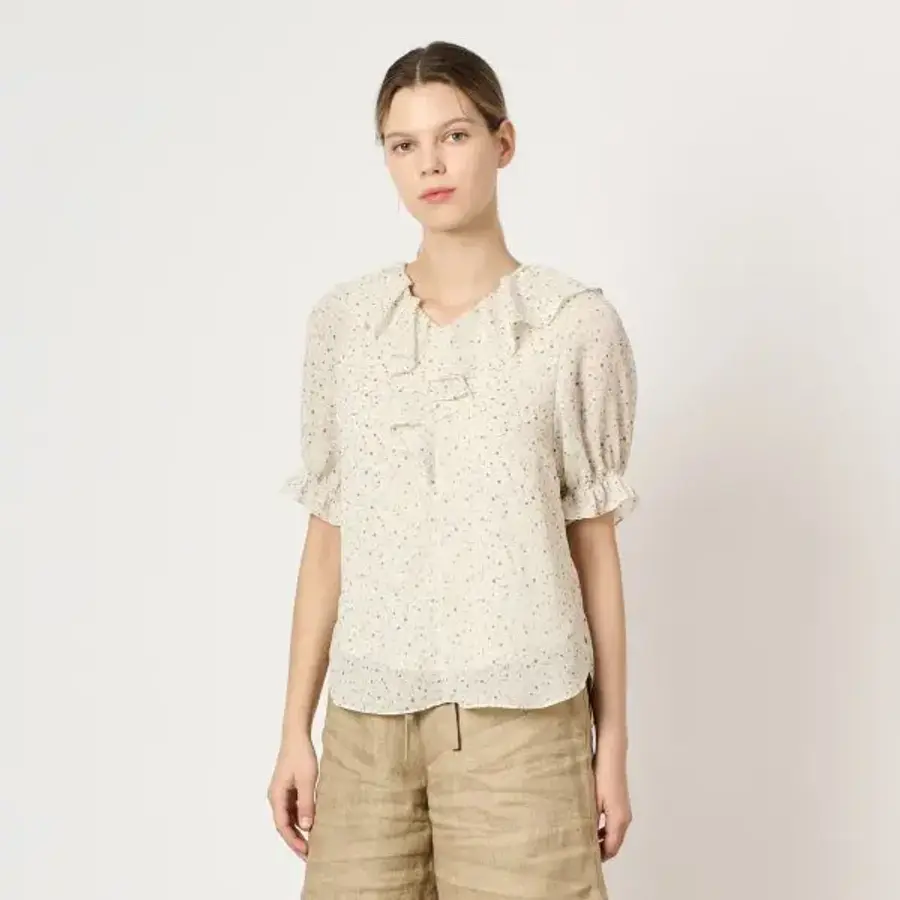 BCBG 여성 레이튼 프린트 블라우스 B4F7B408이미지입니다. 누르면 해당 게시물로 새창이동합니다.